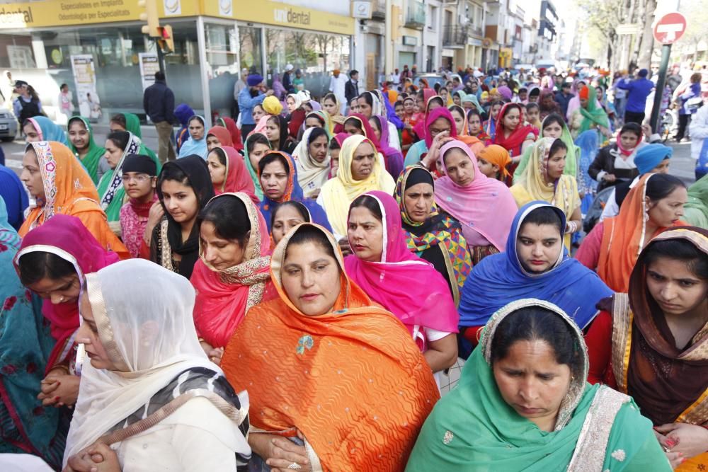 Processó per commemorar la celebració del Baisakhi a Salt