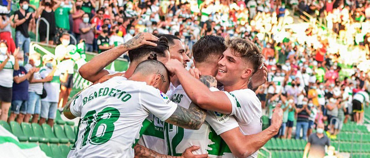 Celebración del gol de Lucas Pérez en el último partido ante el Levante. |