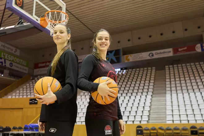 Berta Ribas i Aina Cargol, les dues jugadores gironines que formen part de la plantilla de l’Spar Girona