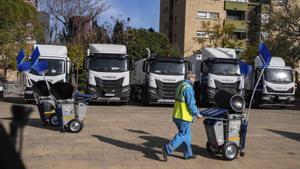 L’Hospitalet estrena la seva flota de 154 nous vehicles de neteja