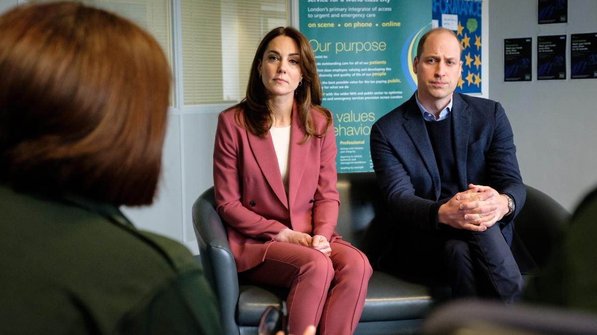 Kate Middleton con un elegante traje rosa