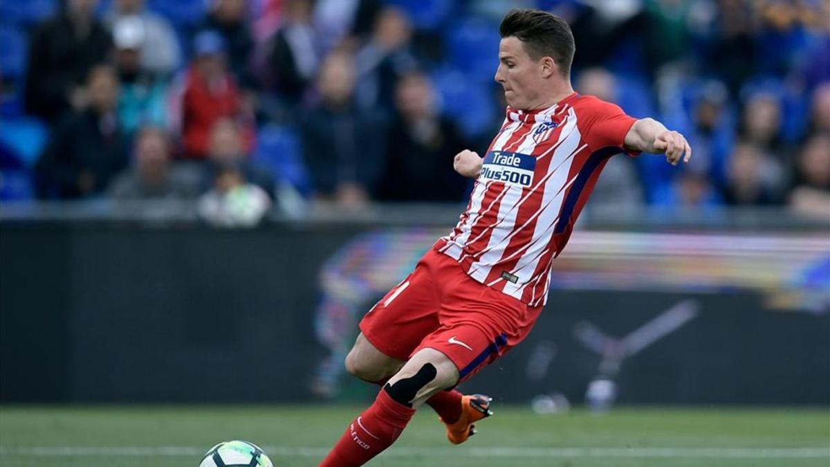 Gameiro en un encuentro con los rojiblancos