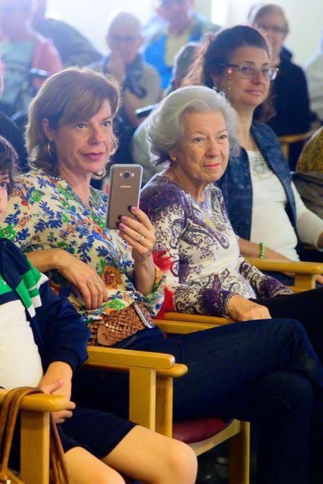 Inauguración de la exposición en homenaje a Carmen Hernández, diseñadora de trajes de Carnaval desde finales de los setenta  | 26/02/2020 | Fotógrafo: Tony Hernández