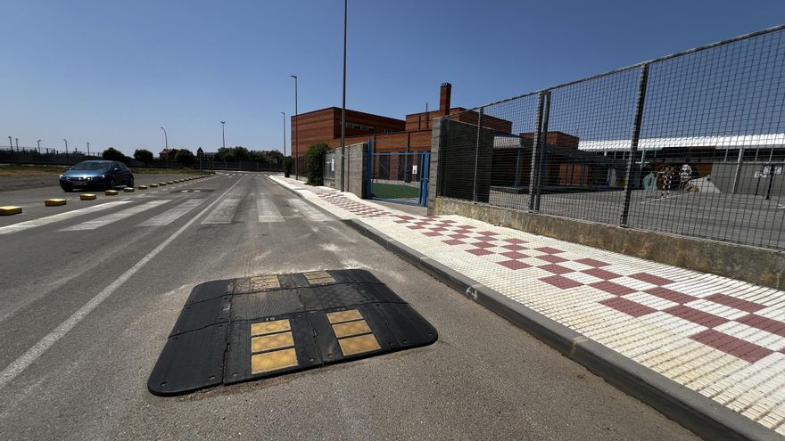 Buscan al conductor que huyó tras atropellar mortalmente a una mujer de 44 años en Villaobispo de las Regueras (León)