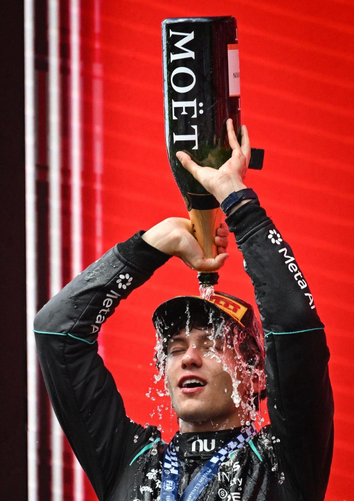 Antonelli dona el cop al Mundial en un altre enfonsament de Sainz i Alonso