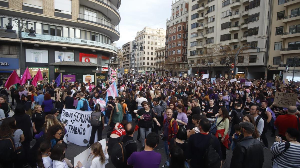 Así ha sido la manifestación de la Assemblea Feminista de València