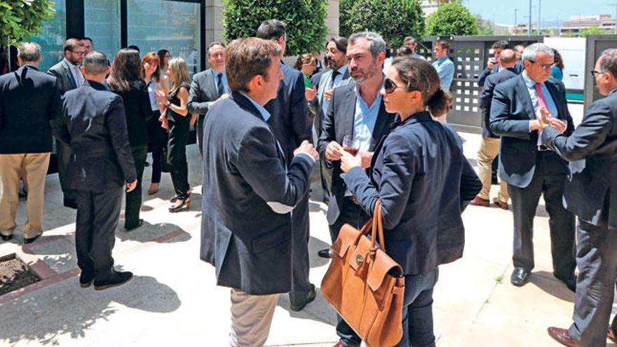 Tras la ponencia, los jardines del Club Diario de Mallorca acogieron la zona de networking.