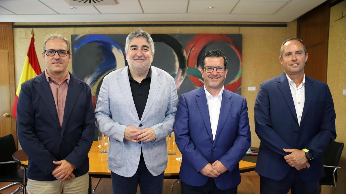 Izq. a Dcha. O.Armas J.M. Rodríguez Uribe, J.J. Facundo, J.M. González