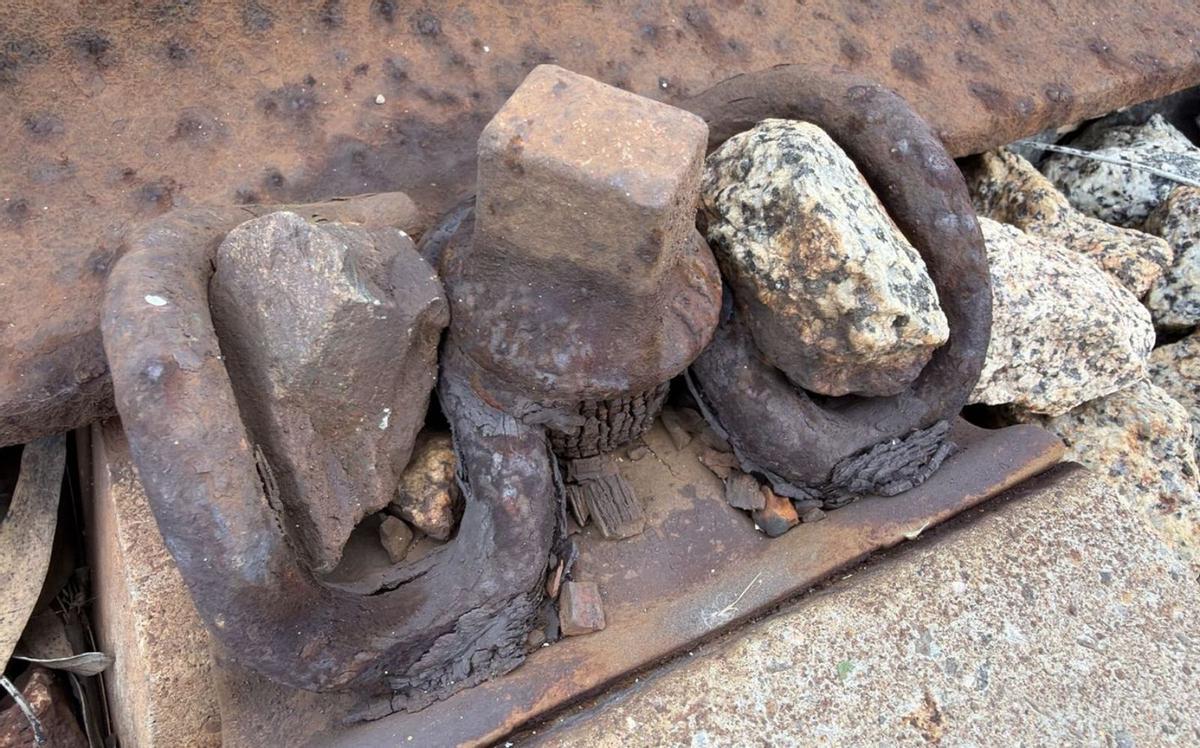 L’R2 Sud a Vilanova suma vies corroïdes i cargols rovellats