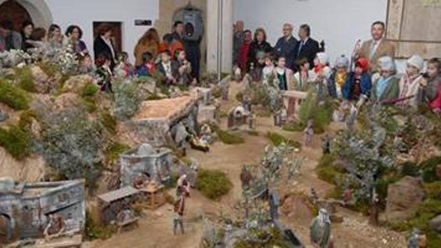 Más de 100 figuras forman el Belén Monumental de la Diputación de Cáceres