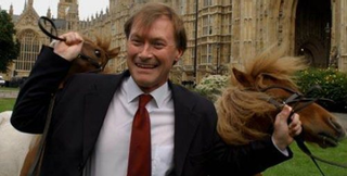 David Amess, veterano euroescéptico con cuatro décadas como diputado