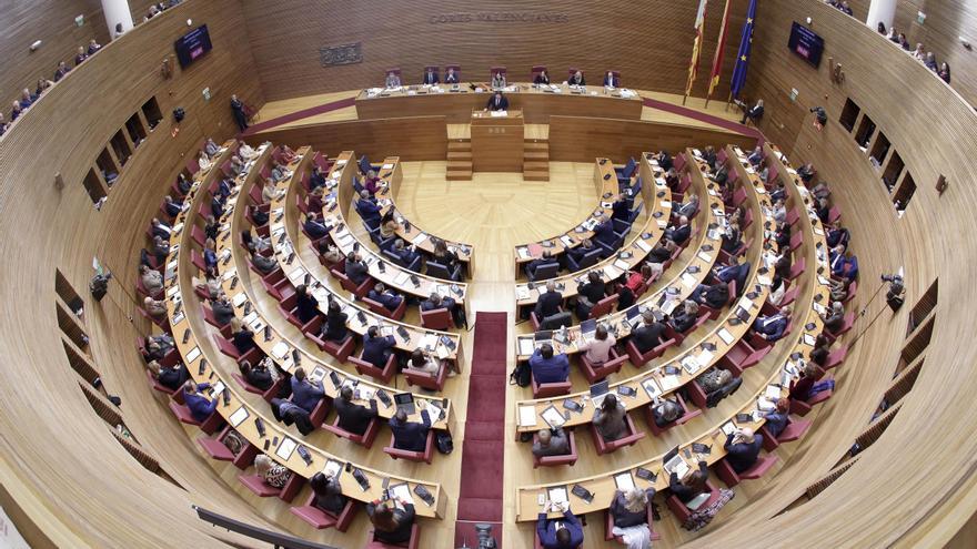 Llorca evita el control de las Corts hasta cumplir los 80 días