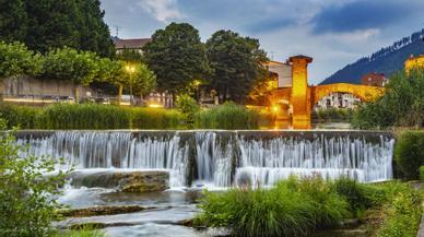 Un puente medieval de ensueño y la mejor tortilla de Bizkaia: ruta por la comarca de Enkarterri