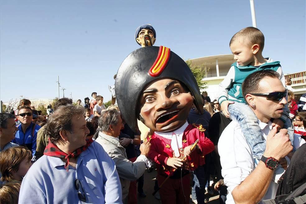 Gigantes y cabezudos en la Expo