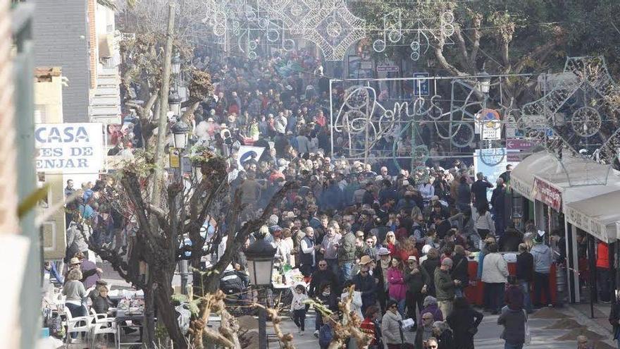 Benicàssim vibra con un Día de las Paellas multitudinario