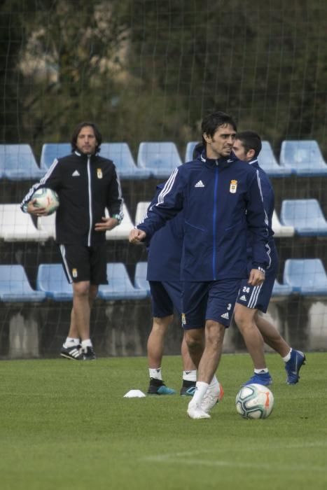 Primer entrenamiento del Real Oviedo después del derbi