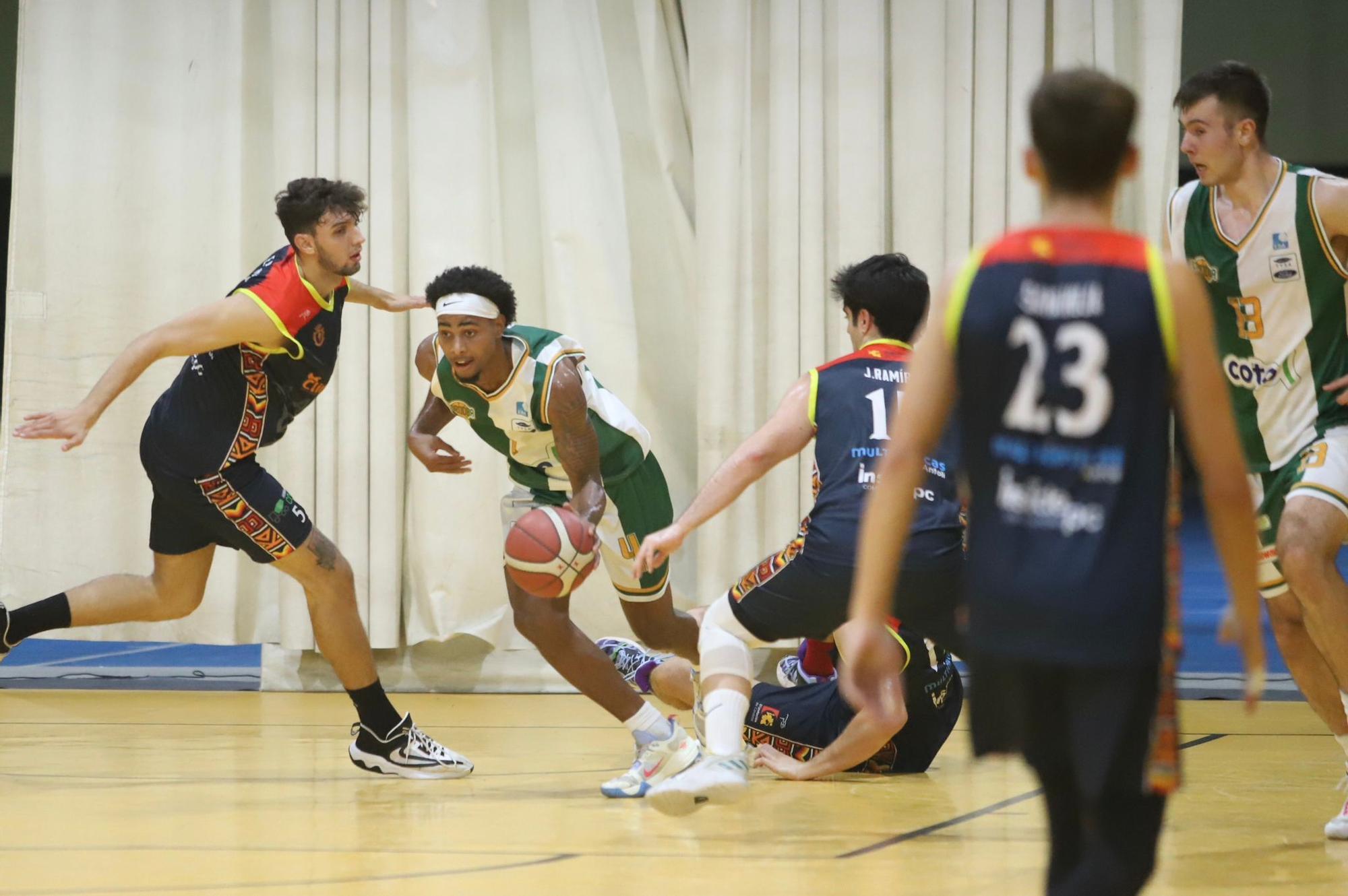 La semifinal de Copa Diputación Coto Córdoba Baloncesto - Peñarroya, en imágenes