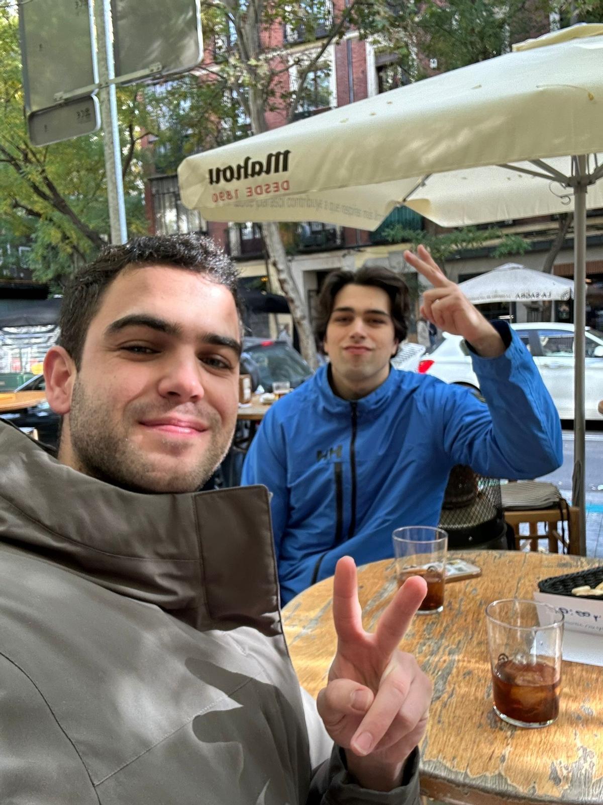 Carlos Galán Carracedo (a la izquierda de la imagen, junto con Marco Rodríguez Segura) se ha unido al proyecto de Welyto y está aportando su formación y experiencia en inteligencia artificial.