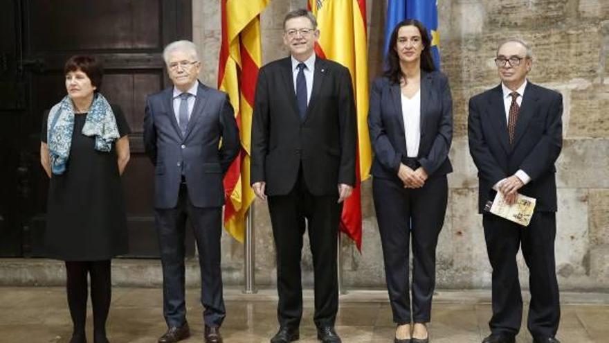 Puig, con los miembros del actual Consell Jurídic Consultiu.