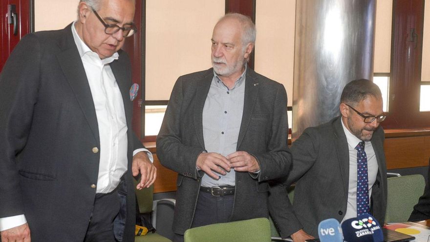 De izquierda a derecha José Carlos Francisco, Santiago de Armas y José Miguel González, ayer.