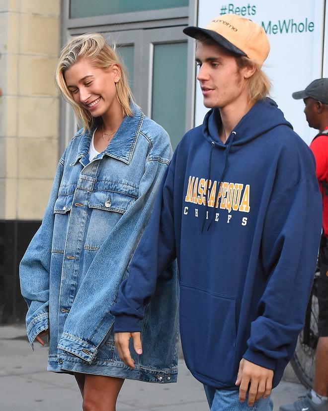 Hailey Baldwin y Justin Bieber de paseo