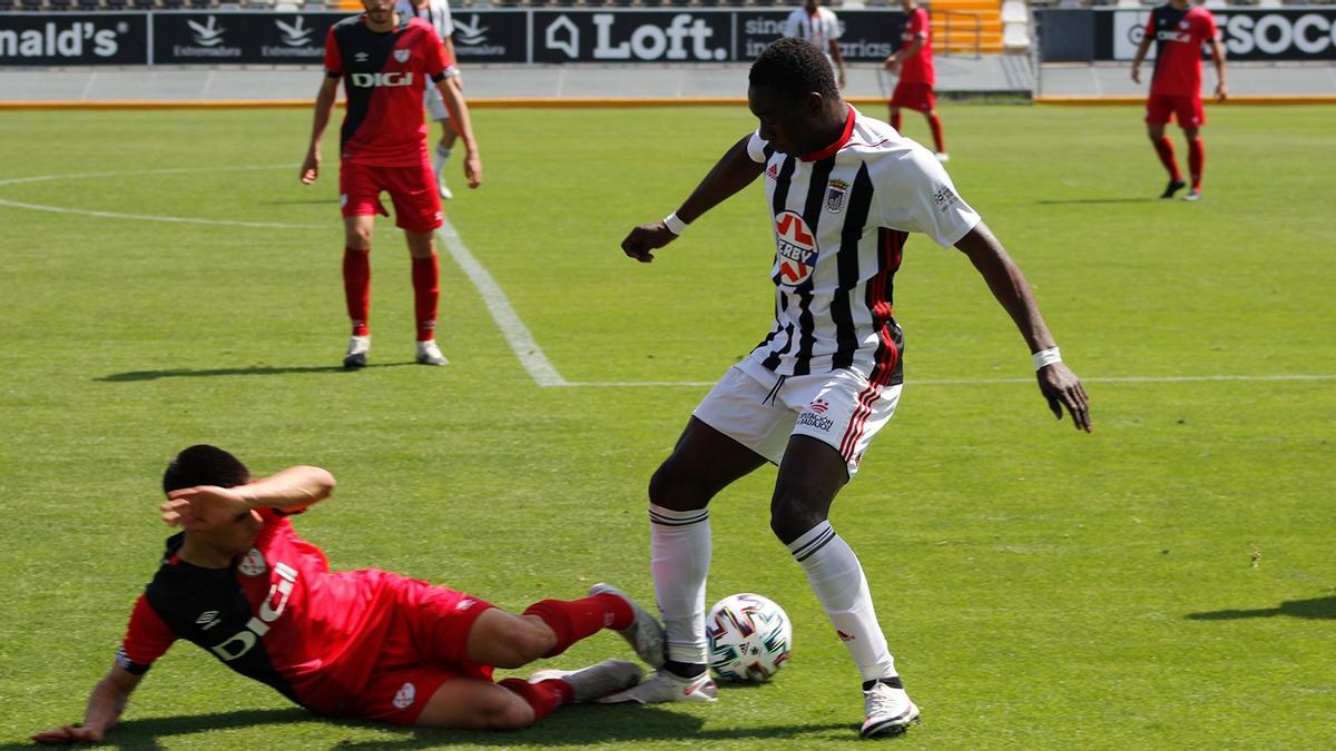 Acción de un partido del juvenil del Badajoz.