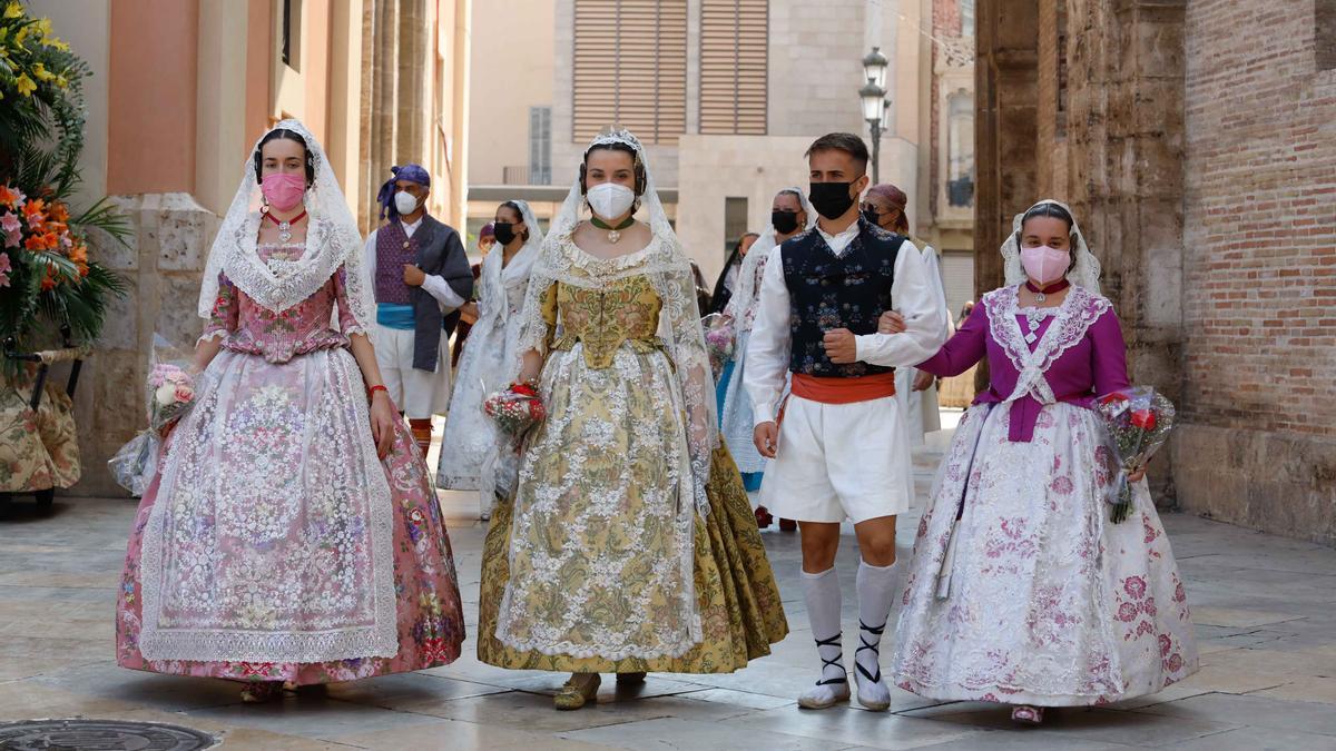 Búscate en el segundo día de Ofrenda por las calles del Mar y Avellanas (entre las 10:00 y 11:00 horas)