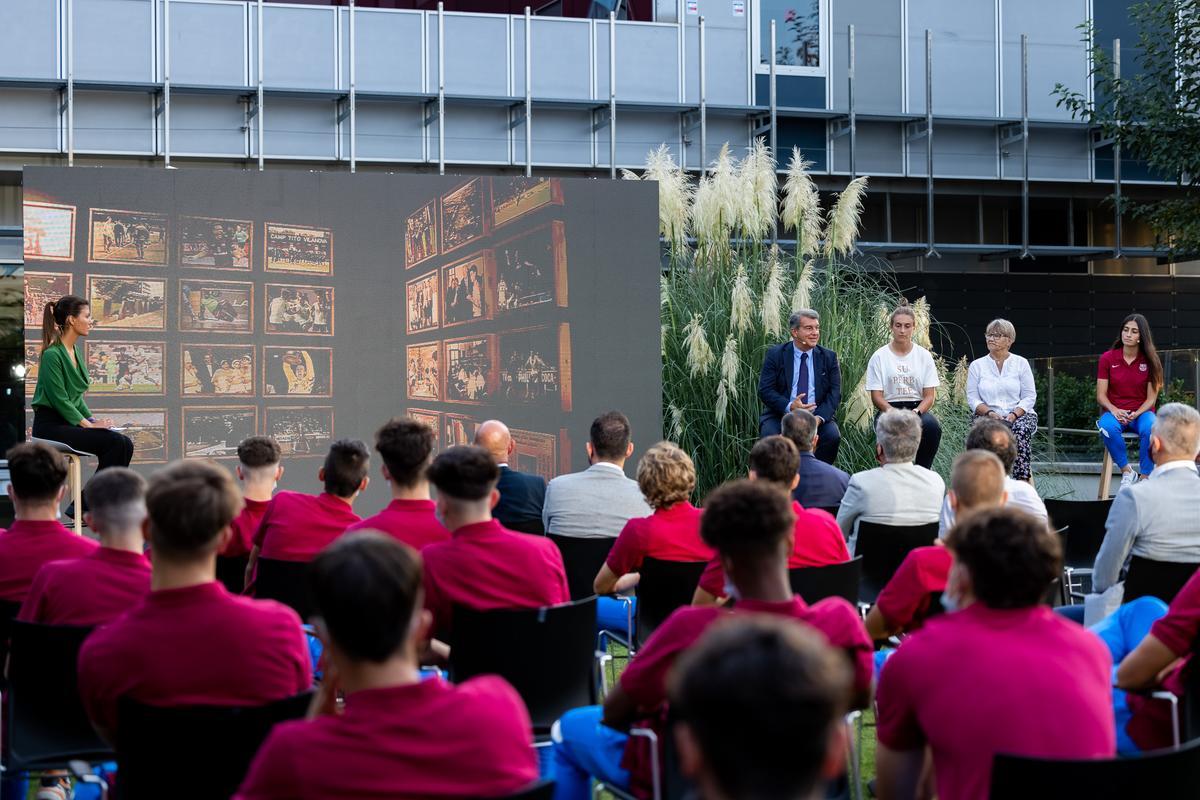 La inauguración de la Masia Femenina, en imágenes