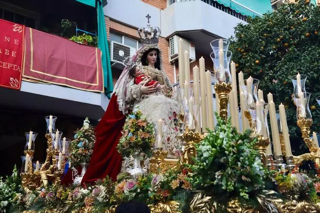 La Virgen de Belén ilumina las calles del barrio de Levante