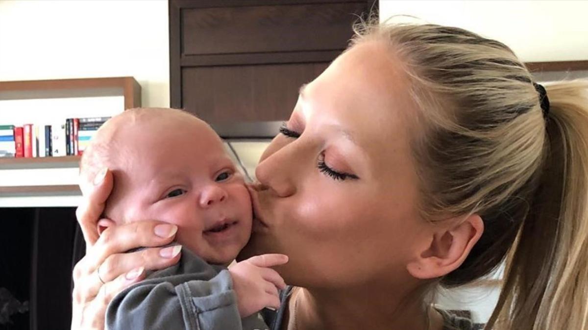 Anna Kournikova presume de su hija Mary en las redes