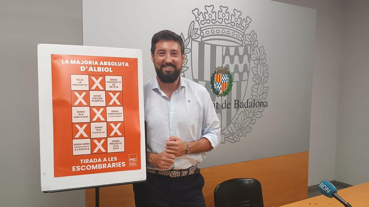 El presidente del PSC de Badalona, Fernando Carrera, tras su balance de la mitad de mandato del alcalde Albiol