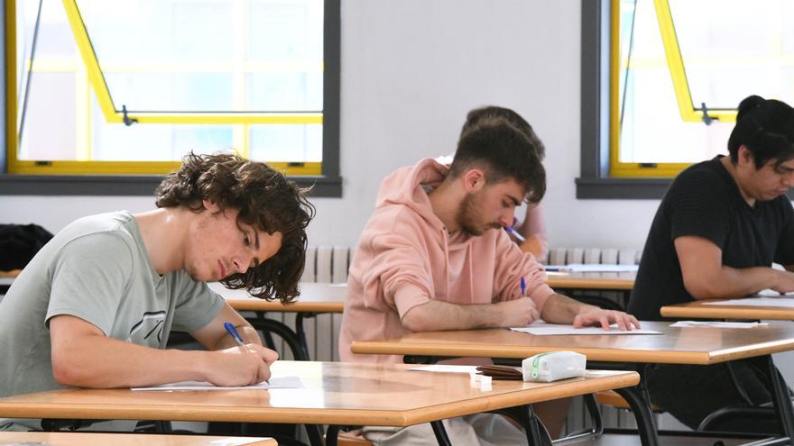 ABAU A Coruña 2023: ¿Qué material pueden llevar los alumnos a los exámenes de selectividad, y qué no?