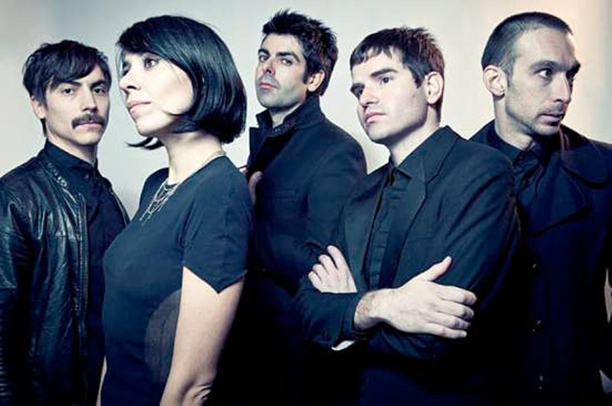La Habitación Roja y LoveMeBack