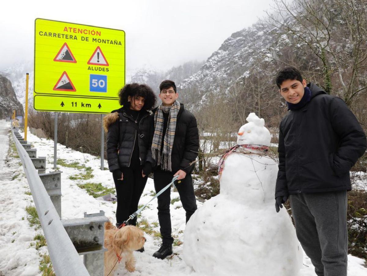 Las colas se trasladan de las carreteras a la estación de esquí