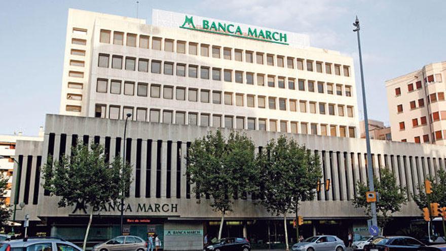 Banca March se quedará con un 8% de las acciones de Aeropuertos Españoles.