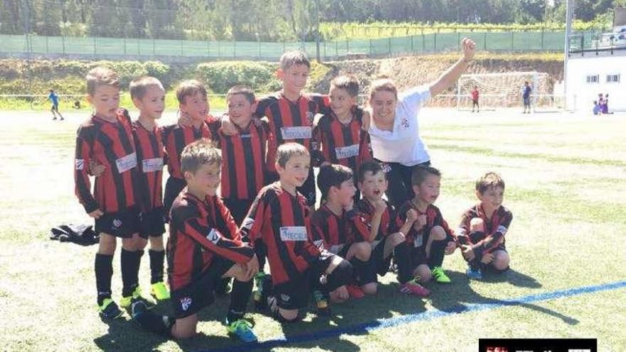 La escuela de Lalín gana la final de la Liga Biberón a A Estrada