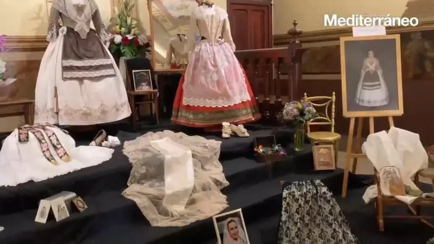 La reina i dames de Vila-real de 2026 exposen el tradicional Manifest