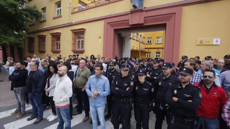 Cerca de un centenar de policías nacionales de Córdoba protesta contra las agresiones