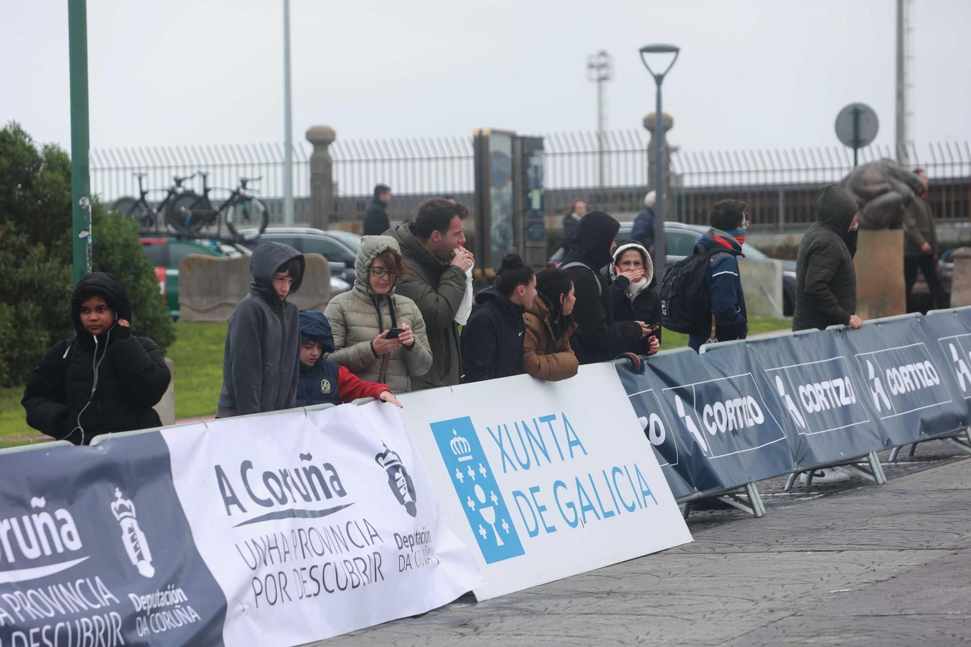 El joven corredor Joshua Tarling se impone en la contrarreloj inaugural de O Gran Camiño en A Coruña