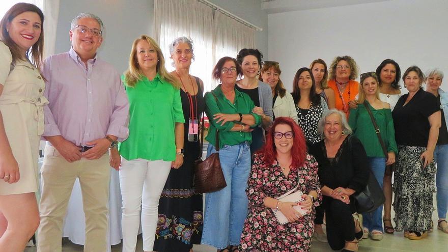 Medio centenar de mujeres extremeñas hace negocios en Monesterio