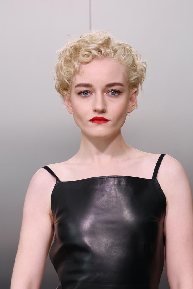 Julia Garner Curly Bob