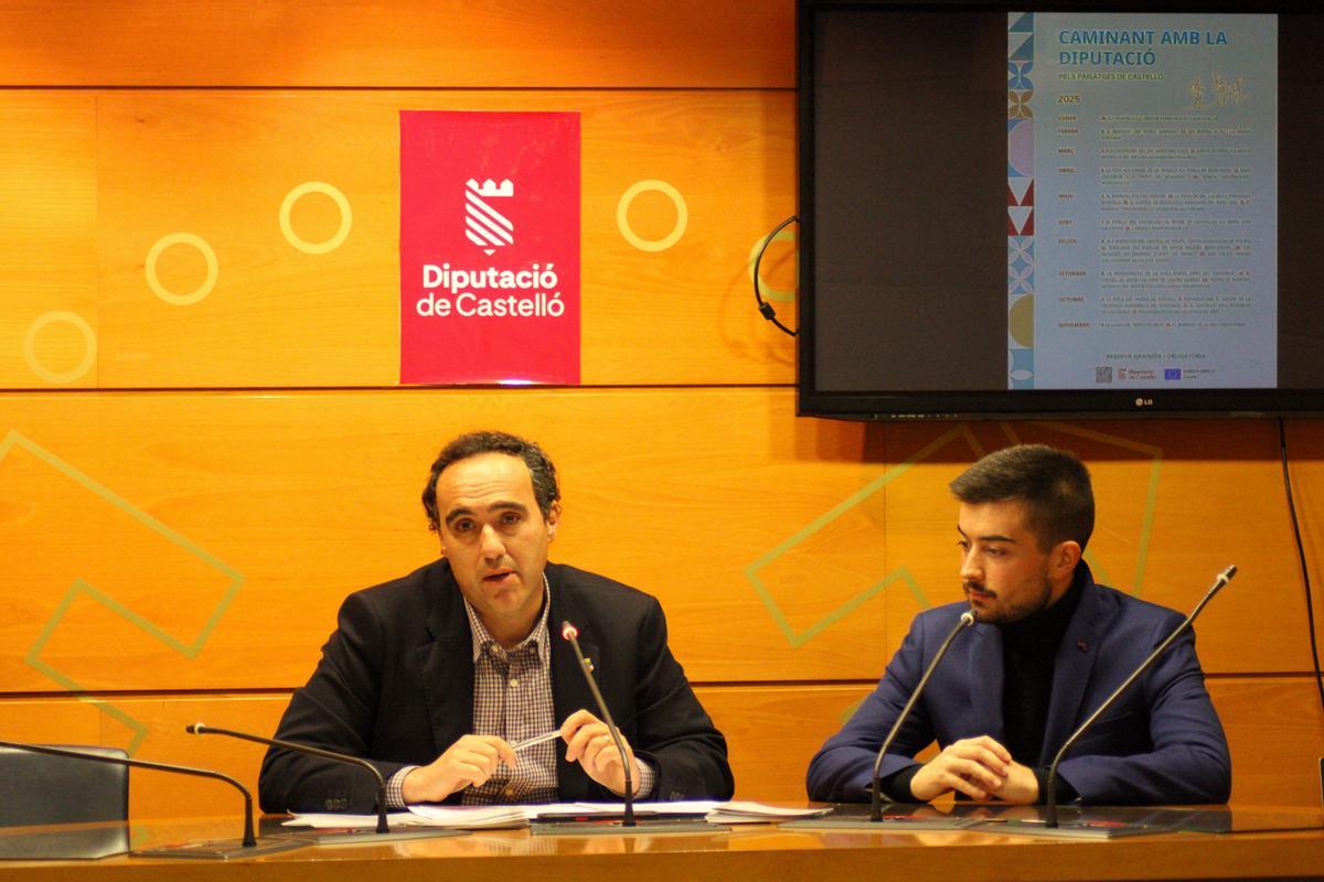 El diputado provincial de Medio Natural, José María Andrés, presentó el ciclo de rutas junto a un responsable de la empresa adjudicataria.