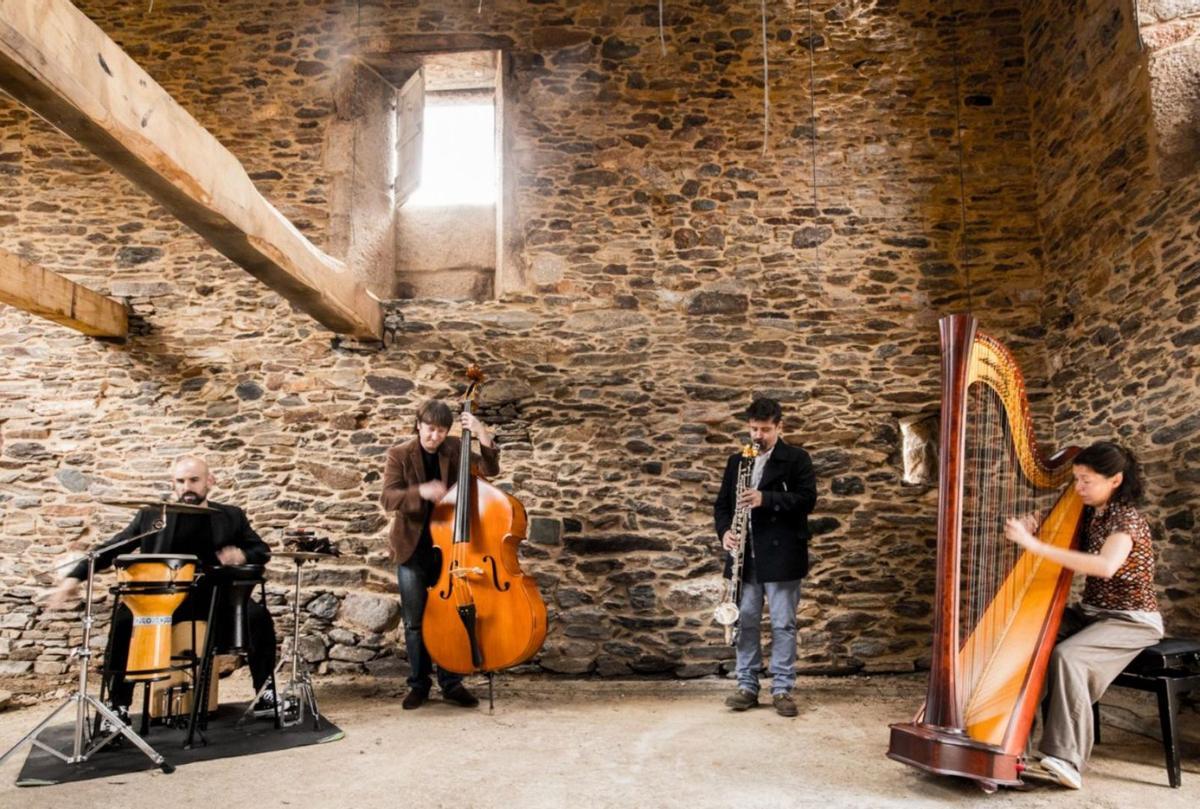 Fotografía promocional da banda Zumaque. |  // LO.