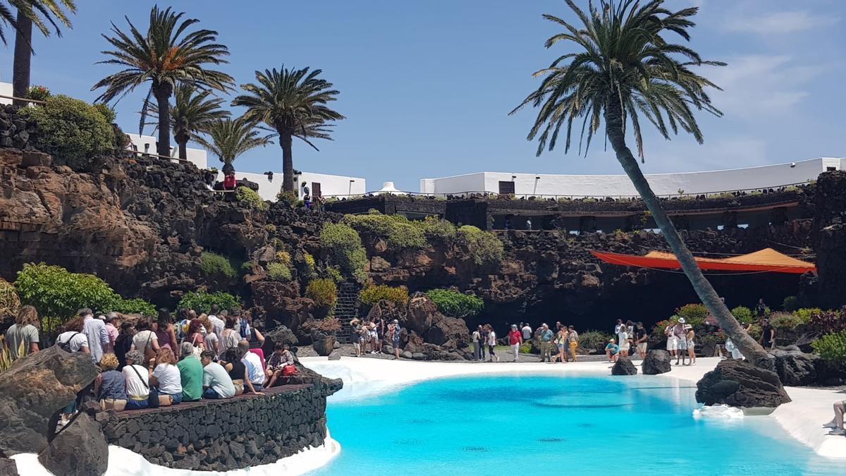 Piscina de Jameos del Agua.