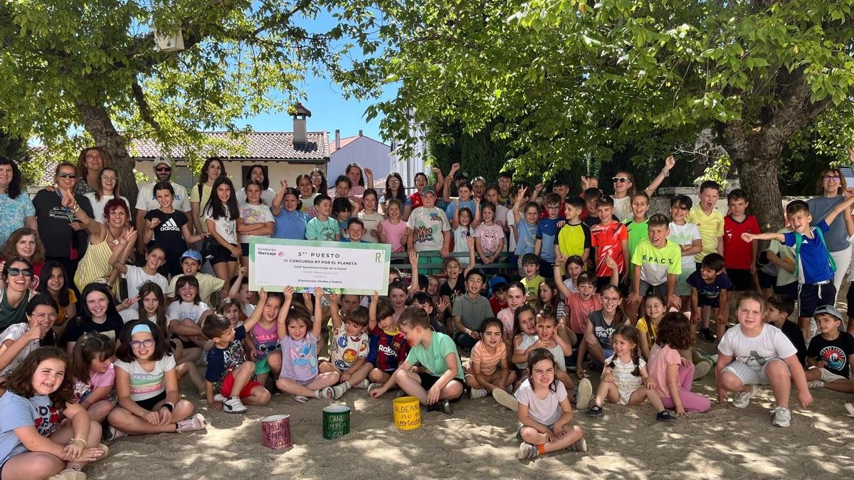 El CEIP Santísimo Cristo de la Salud de Aldeanueva de la Vera celebra el tercer puesto.