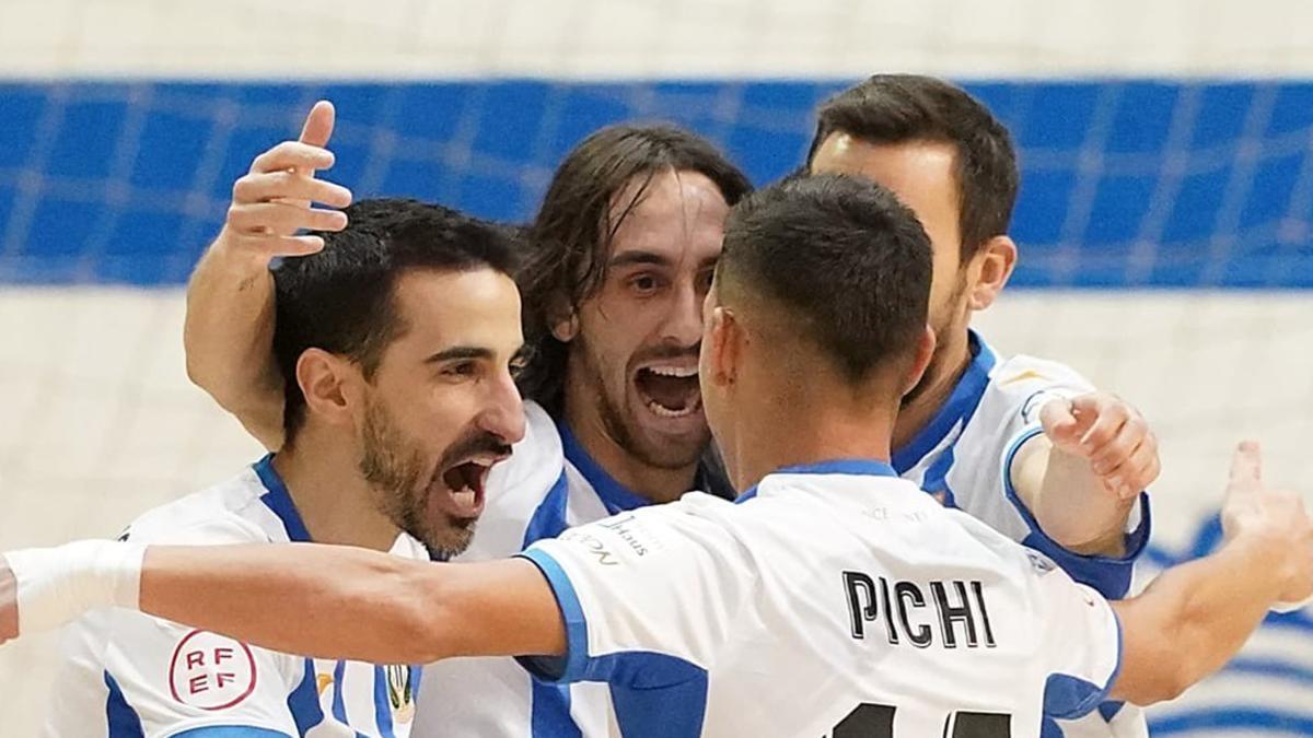 Los jugadores del Leganés celebran uno de los goles.