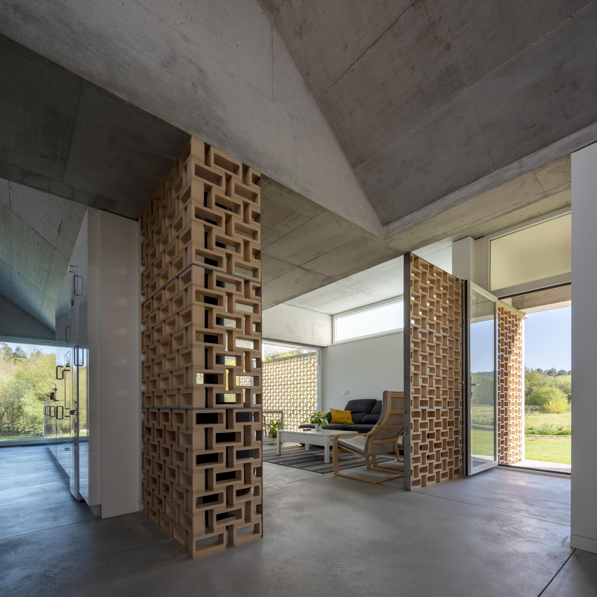 Detalle del interior de la vivienda de Brión.