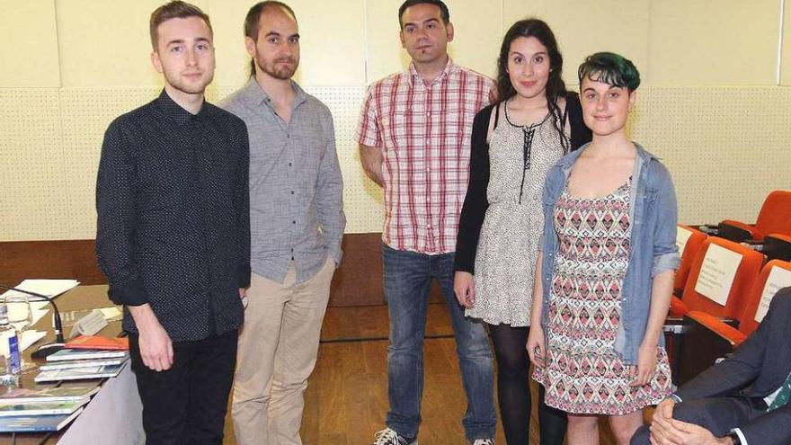 Los jóvenes premiados ayer en el campus de Ourense. // Iñaki Osorio