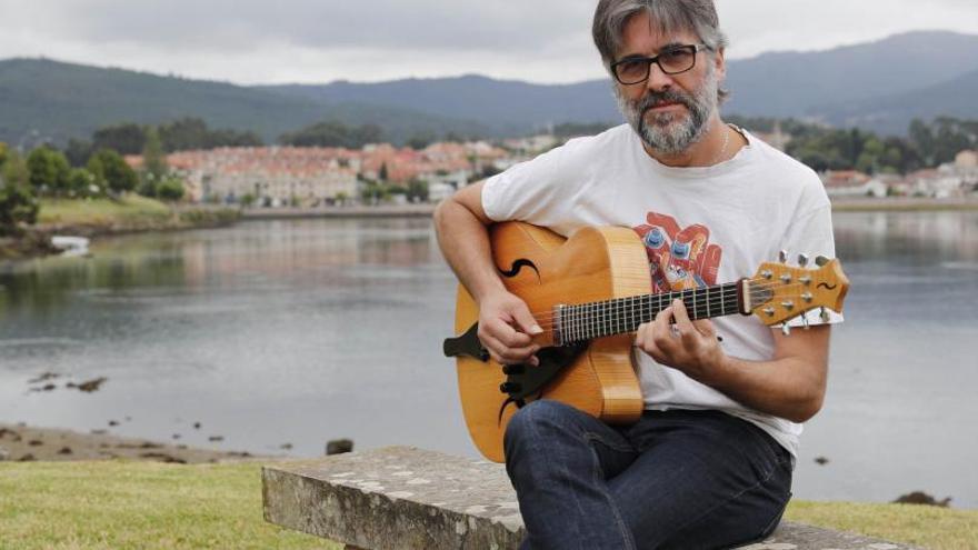 El guitarrista Felipe Villar abre con su trío la jam session.