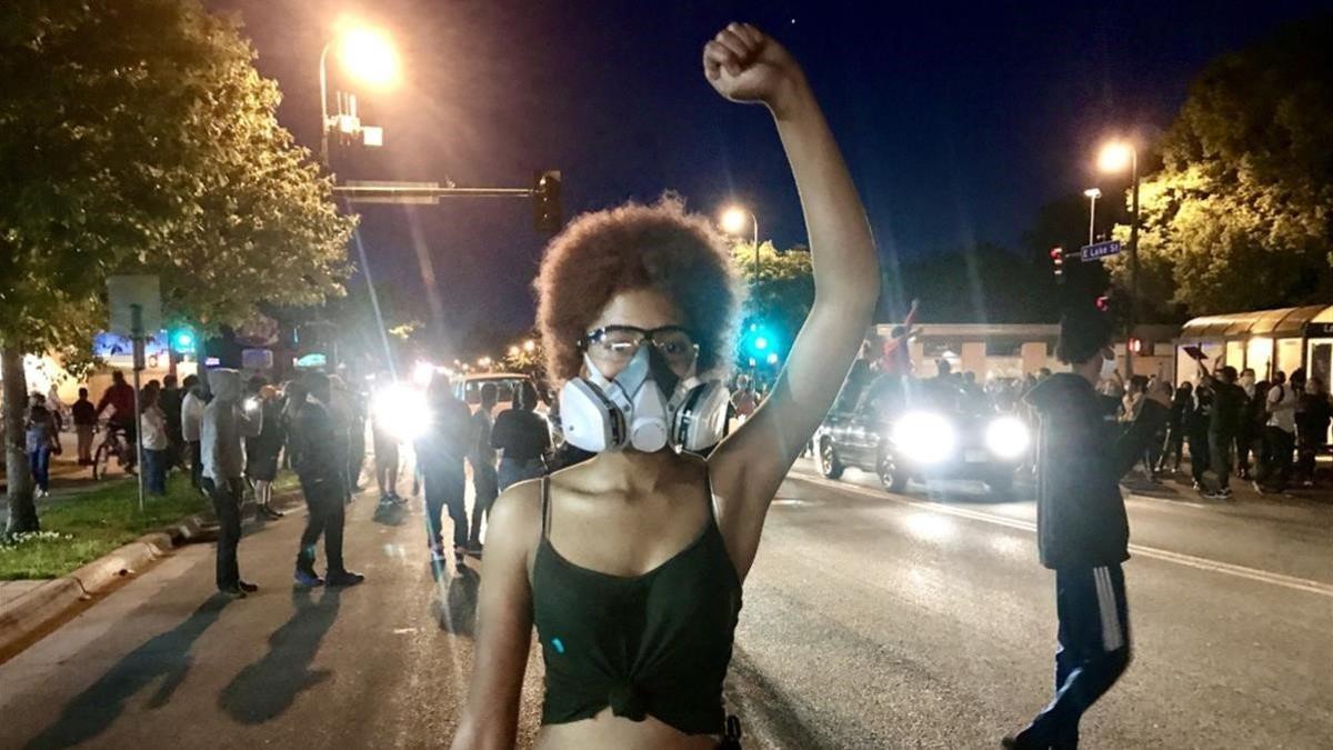 Kalya, de 18 años, una de las participantes en las protestas de Minneapolis.